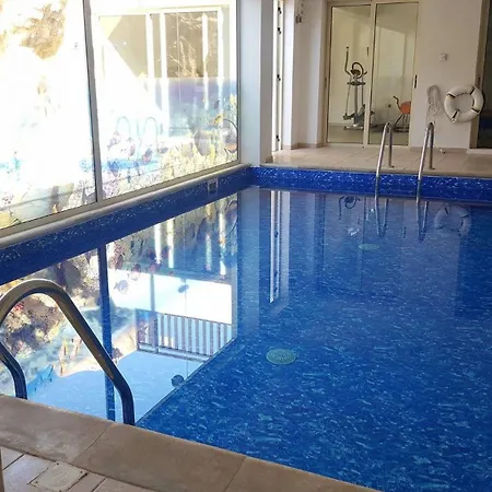 شقة Large One Bedroom Apartment, With Village View