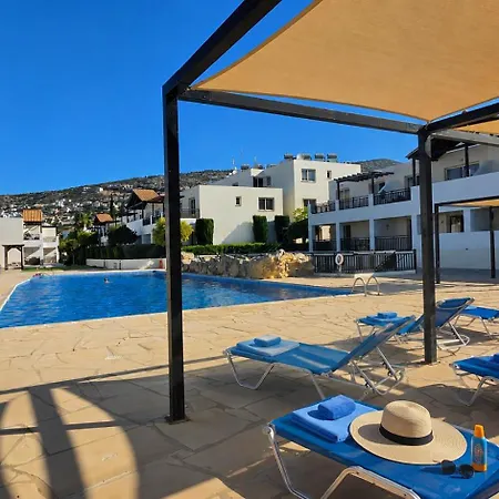 Large One Bedroom Apartment, With Village View Appartamento