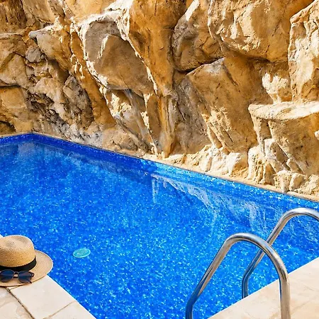 Appartamento Large One Bedroom Apartment, With Village View