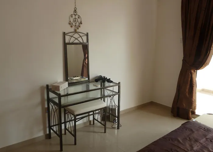 Apartament Large One Bedroom Apartment, With Village View *