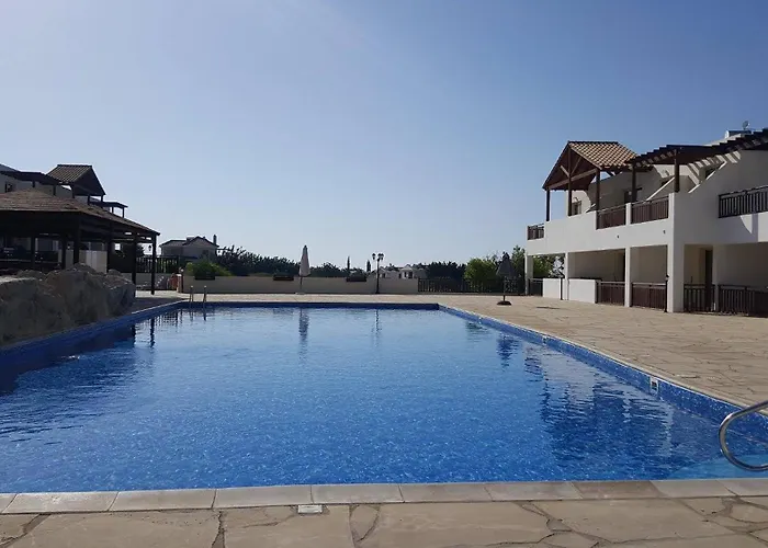 Appartement Large One Bedroom Apartment, With Village View